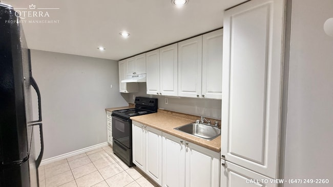 Photo - 747 Parkview Cres