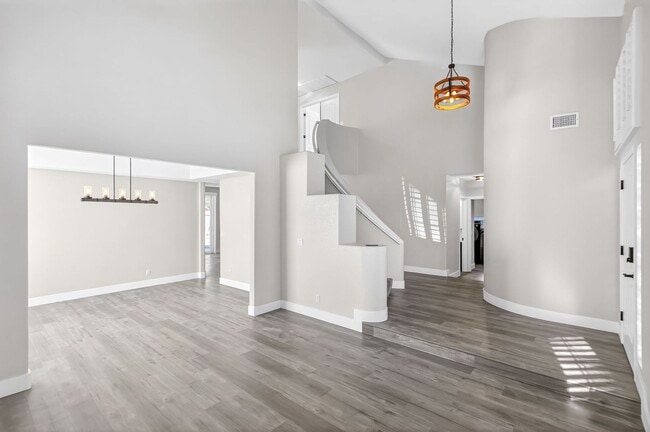 Photo - FANTASTIC 5-BEDROOM HOME NEAR DOWNTOWN SUMMERLIN!!