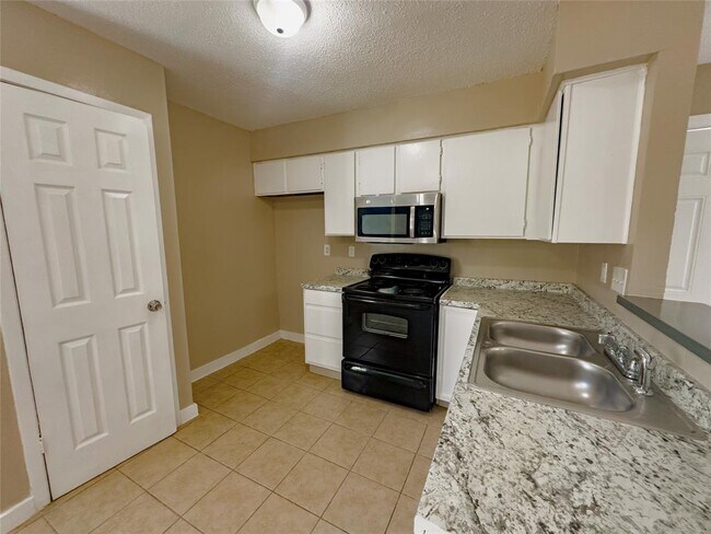 Photo - 10211 Brownie Dr