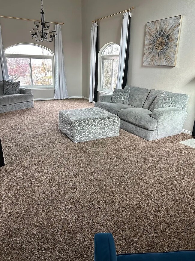1069 Sage Dr