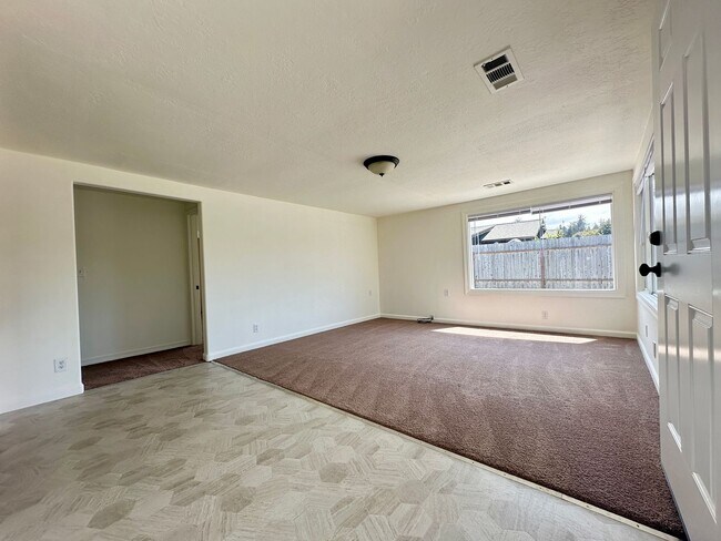 Photo - Fresh & Spacious 4 Bed / 2 Bath Home on Oversized Lot – McKinleyville - $2650