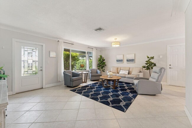 Photo - 2691 NE 18th St