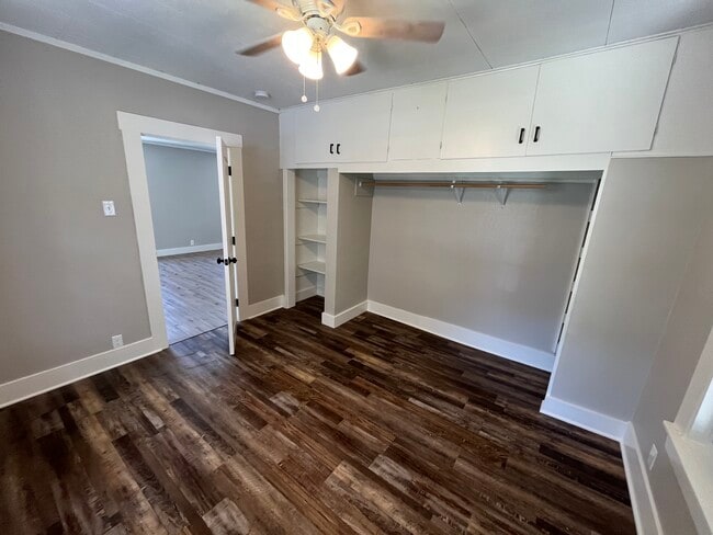 Photo - 415 E Jackson St