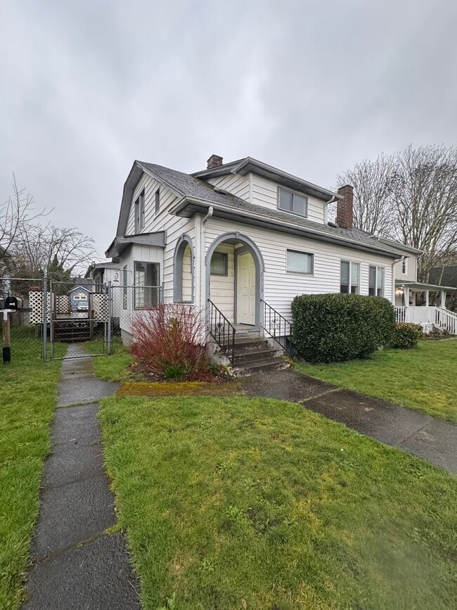 Building Photo - Newly Updated Spacious 4 Bedroom Tacoma Home