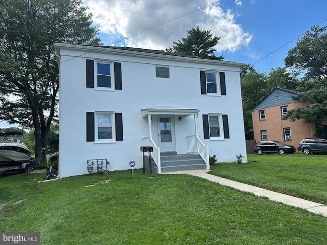 Building Photo - 526 Pingree Ave