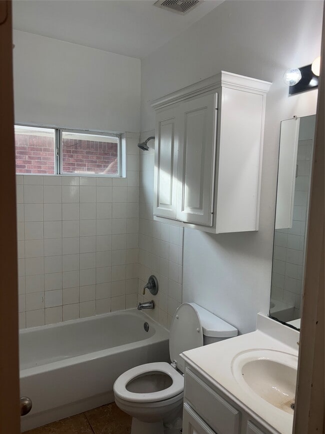 Photo - 1930 Shady Oaks Ct