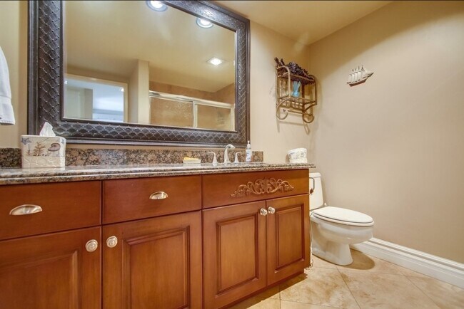 Photo - 187 Kingston Ct W