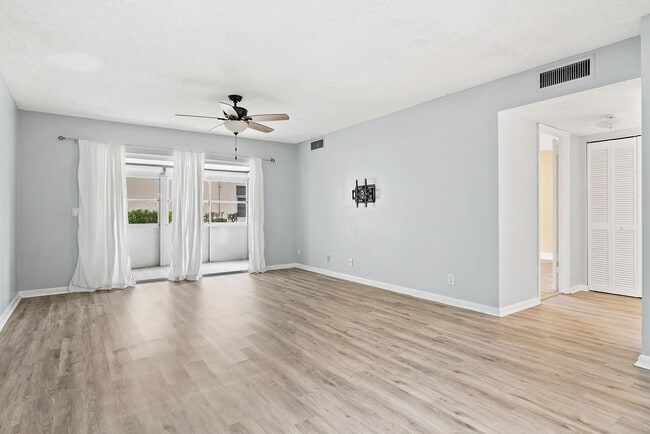 Building Photo - 12001 Poinciana Blvd Unit 102 Rental