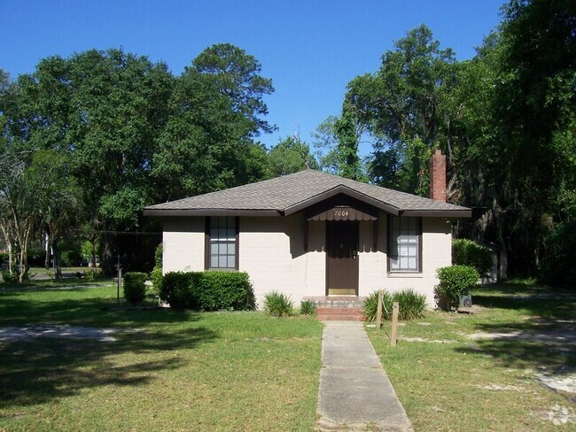 Building Photo - 2004 Hollywood Dr Rental