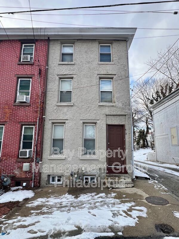 Photo - 613 Walnut St