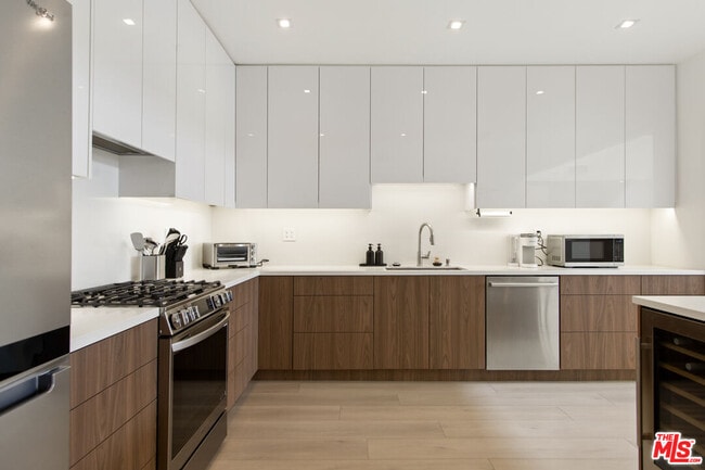 Photo - 10630 Wilkins Ave Unit 304