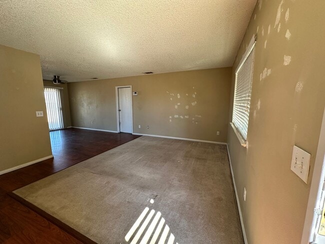 Photo - 21058 Wisteria St