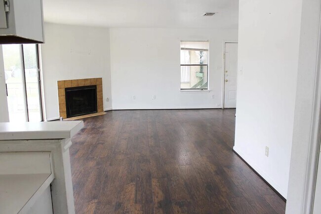 Photo - 3221 Hirschfield Rd