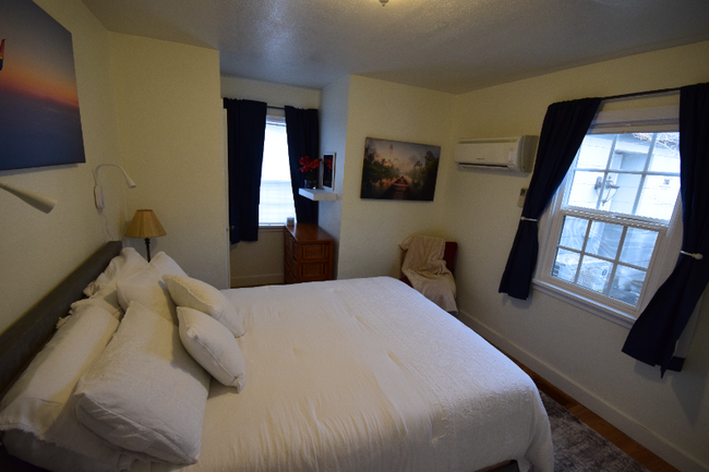 Photo - 710 Whitman St Rental