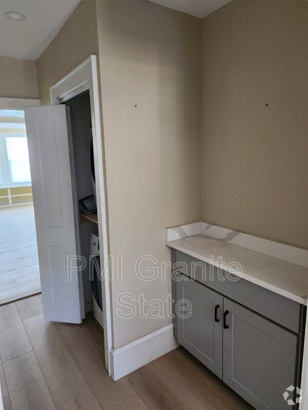 Building Photo - 560 Rockland Ave Unit 3 Rental