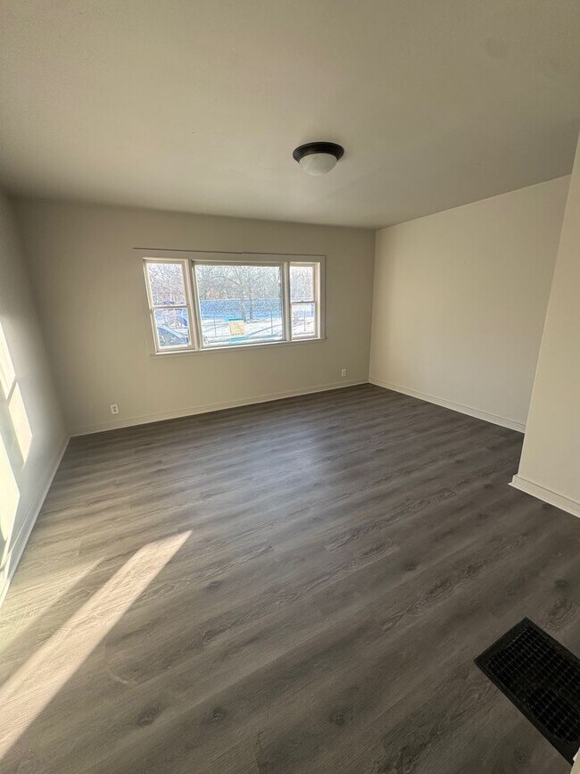 Photo - 315 Center St