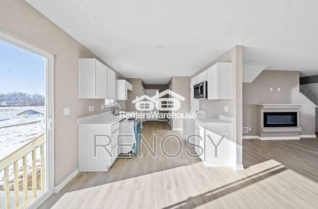 Photo - 102 E Sycamore St