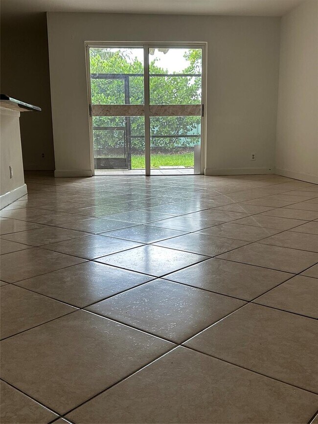 Photo - 3321 Quail Close