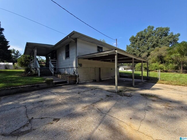 Building Photo - 1720 Home Garden Dr
