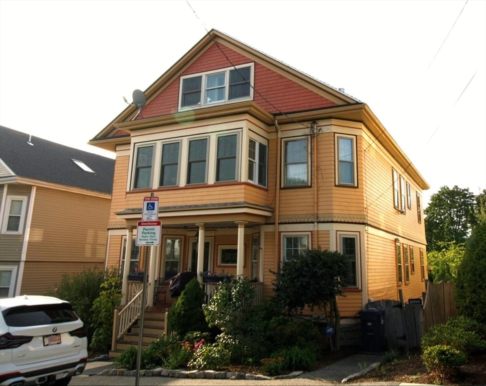 Photo - 20 Grampian Way Unit 1