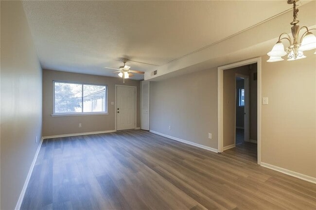 Photo - 3300 College St Unidad 8