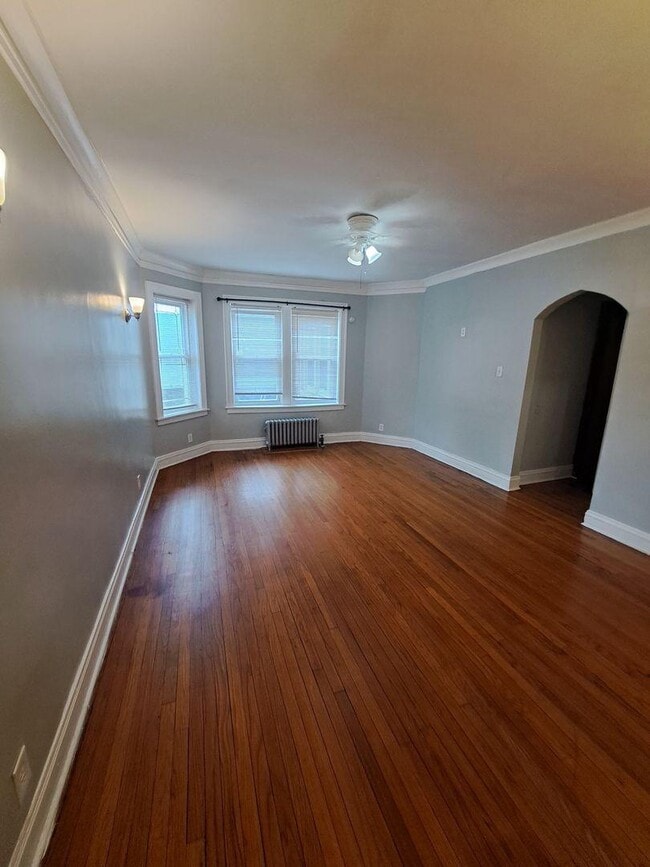 Building Photo - 3 bedroom in Chicago IL 60649 Unit 2A Rental