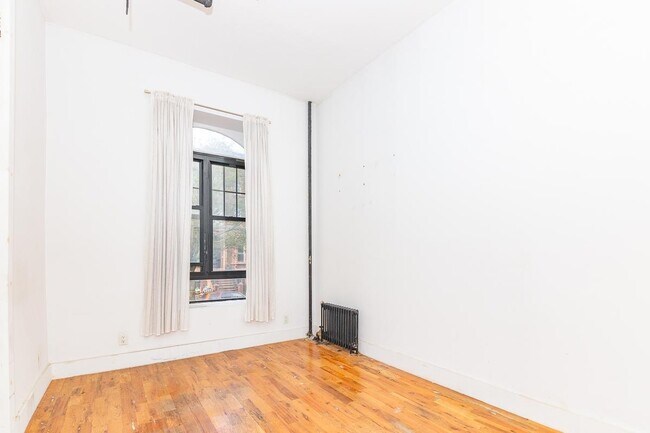 Photo - 480 Greene Ave Unidad 2R