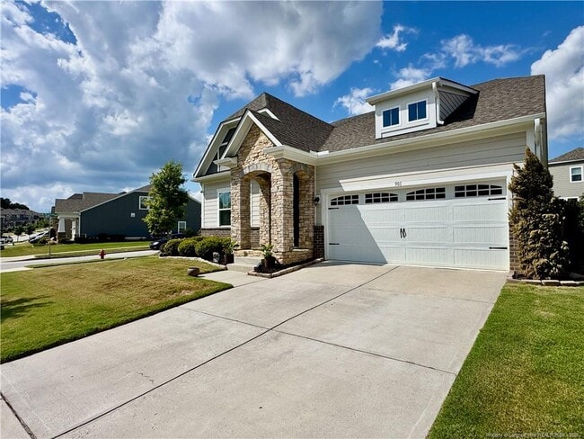 901 Sage Oak Ln
