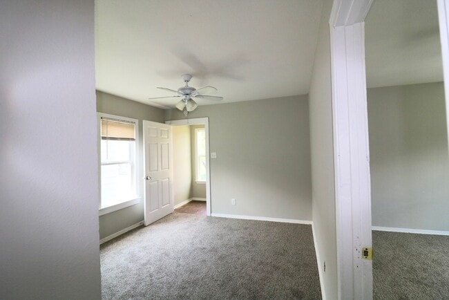 Building Photo - 3102 Brackenridge St Rental