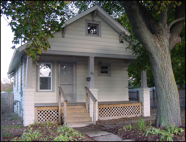 Photo - 1911 Alpha St