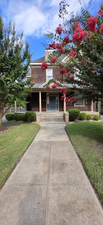 Building Photo - 713 Camden Ave Rental