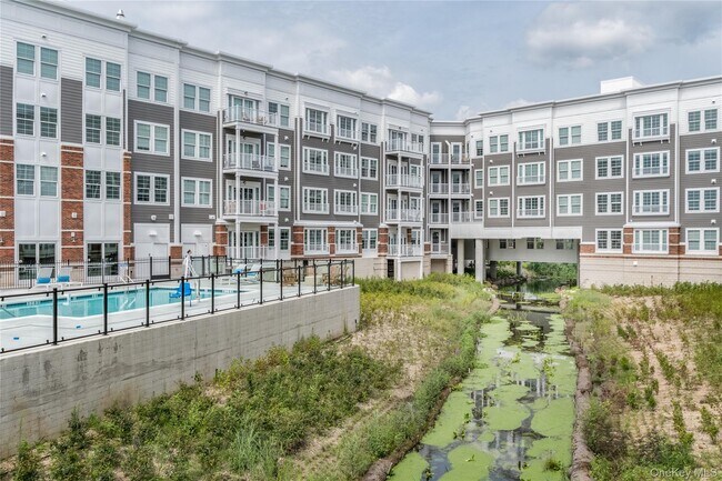 Photo - 75 E Hoffman Ave Unidad 2002