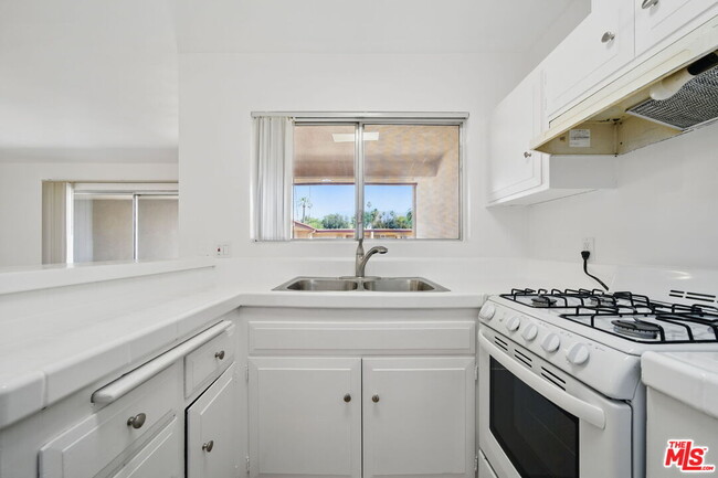 Photo - 1293 Garfield Ave Condo Unit 32