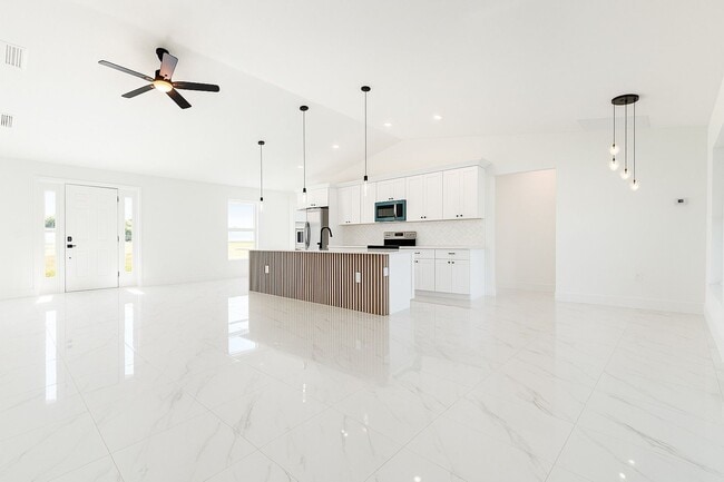 Building Photo - Live in Luxury — Your Brand-New Dream Home...