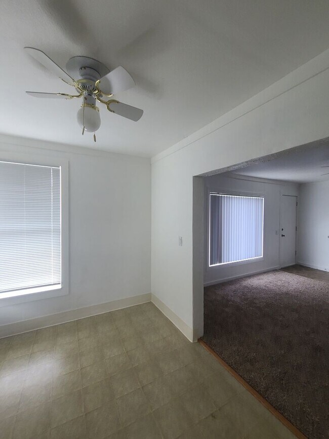 Photo - 2 bedroom, 1 bath downtown Dallas with yard