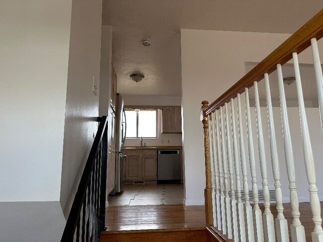 Photo - 4981 Greentree Way W