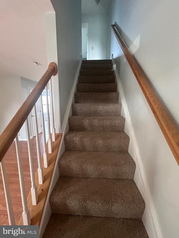 Photo - 127 Copperfield Ln