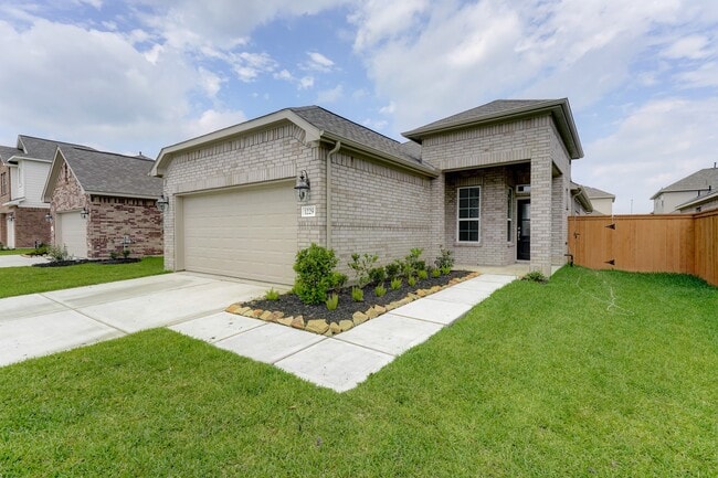 Building Photo - 1229 Red Hills Dr