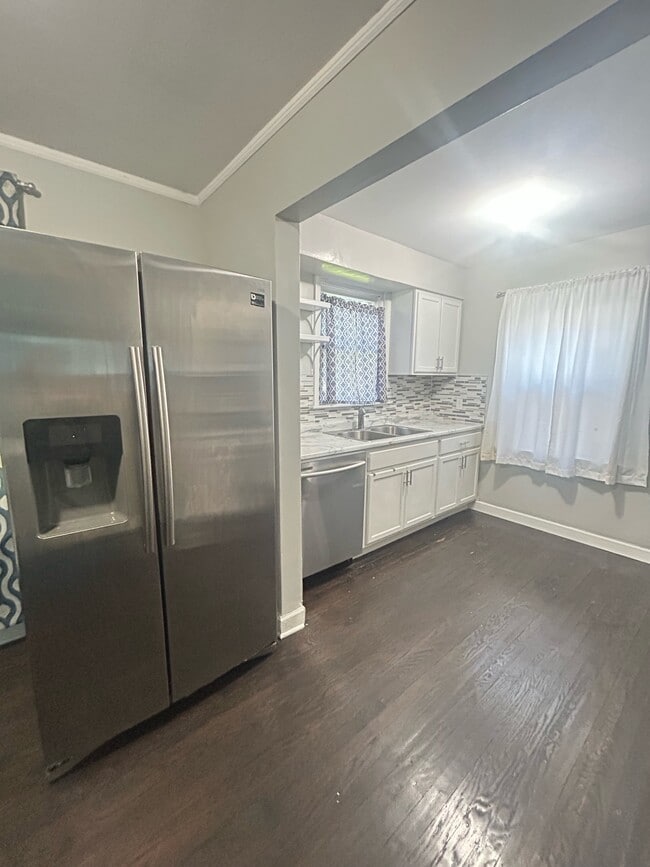 Photo - 8825 S Kenwood Ave