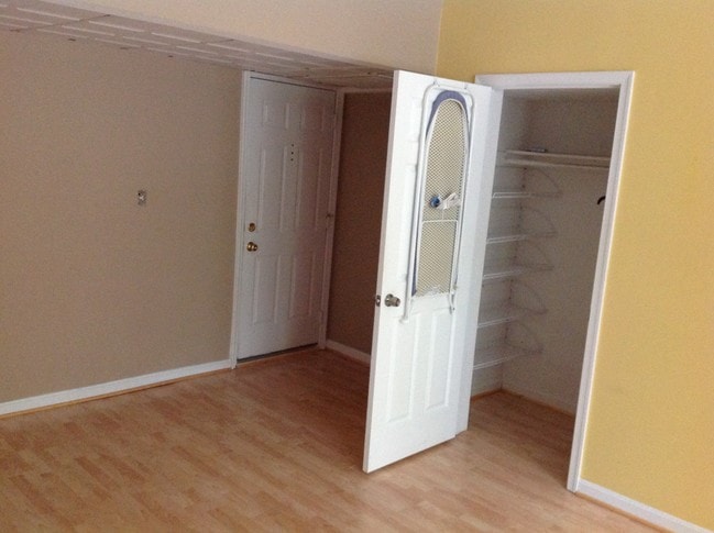 Photo - 1728 N Queens Ln Unit 178