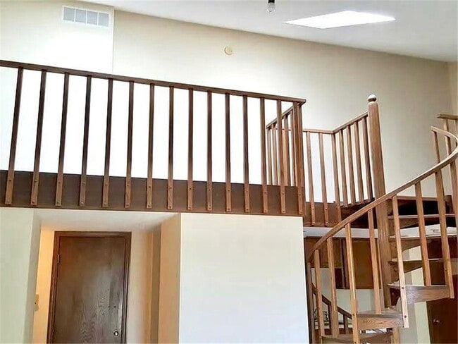 Photo - 2463 Cochrane Dr