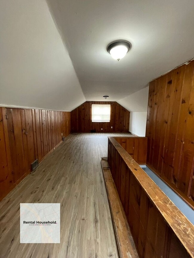 Building Photo - Beautifully Updated 3-Bedroom Bungalow-Ready for Move-In