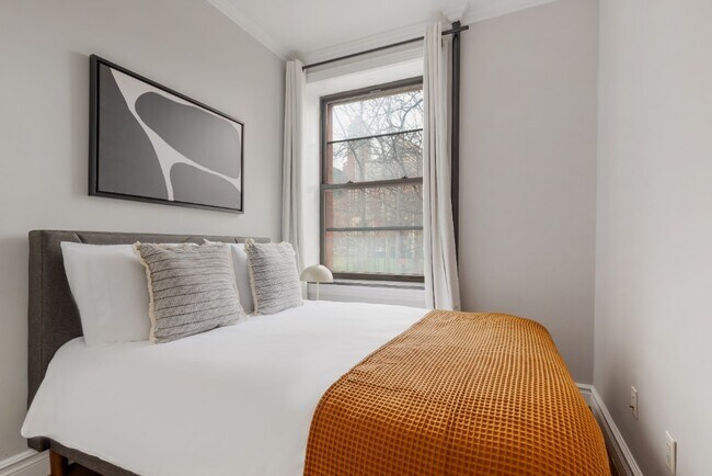 Photo - 330 E 35th St Unit 35