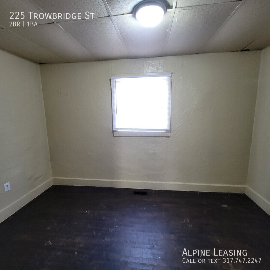 Photo - 225 Trowbridge St