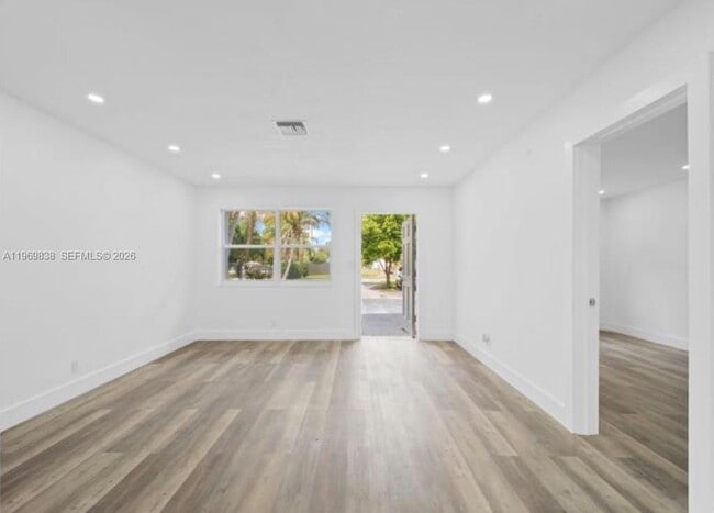 Photo - 816 N Golf Dr