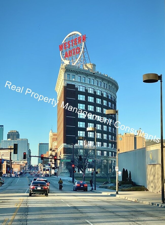 Photo - Luxury Living at Western Auto Building – 2... Unidad 502