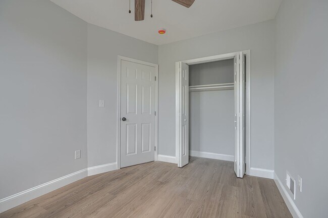 15 N Abington Ave
