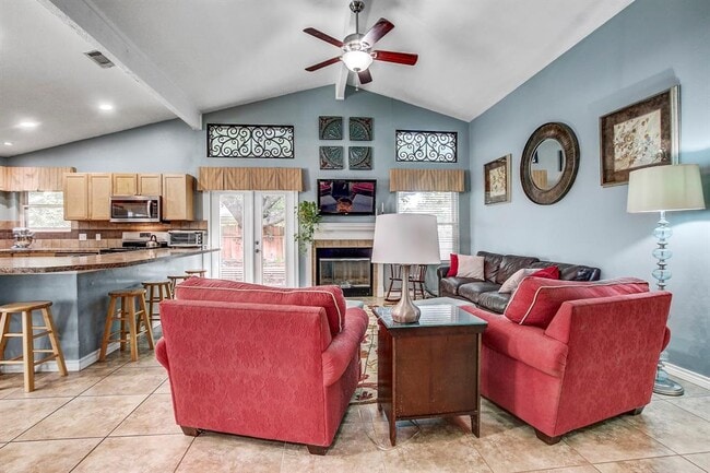 Photo - 1715 Foxfire Dr