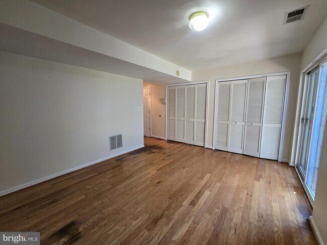 Photo - 6186 Library Ln