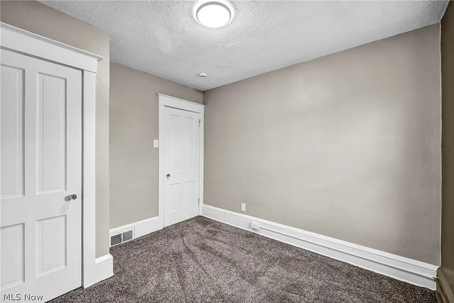 Photo - 5614 Drake Ave
